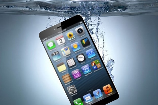 Accidental water damage in Phone repair